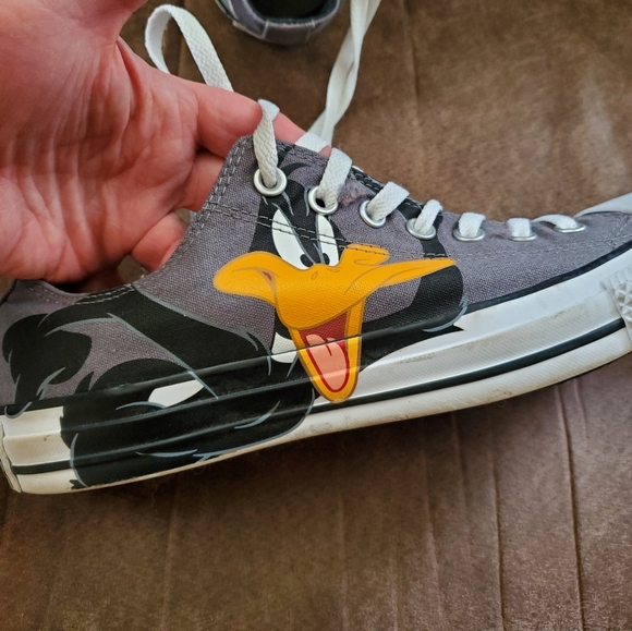 Converse All Star Looney Toons Bugs Bunny Daffy Duck low tops - Picture 3 of 9
